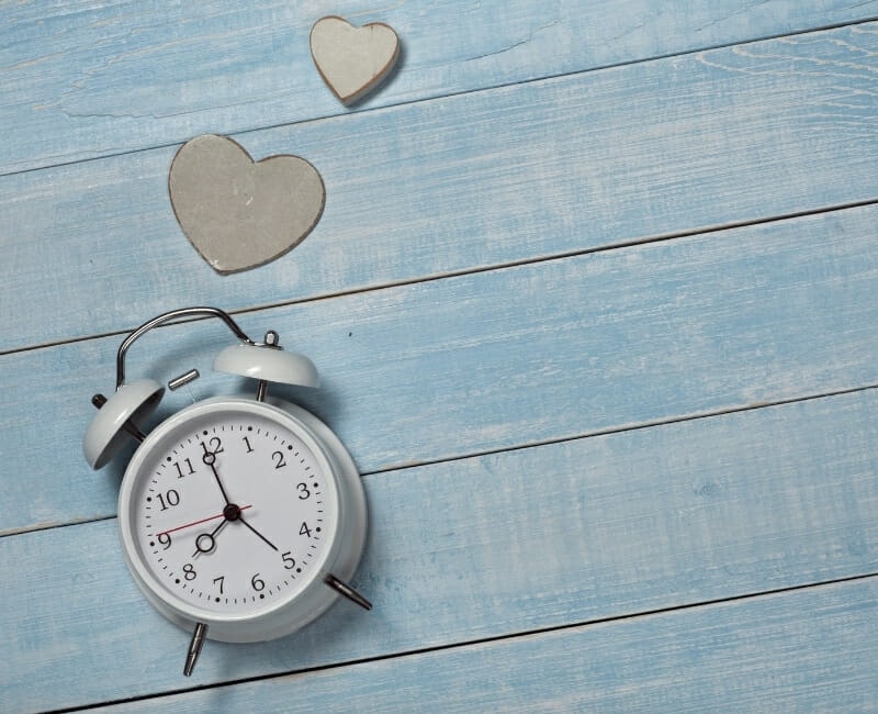 Minimalist mindset: clock and hearts
